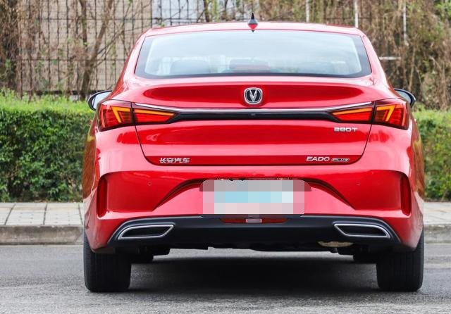 比亚迪宋|长安逸动PLUS月销1.67万,优惠近1万,1.6L+6AT,想不火都难