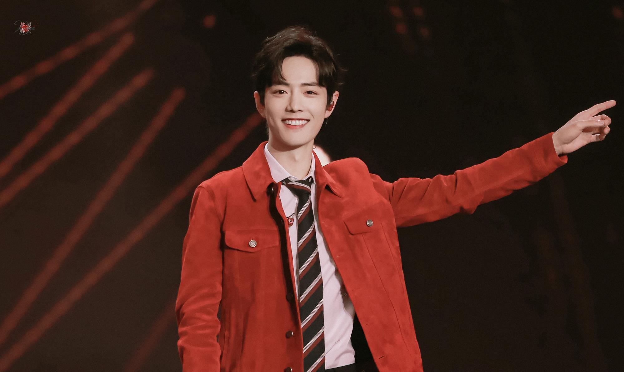 「肖战」肖战出现在电视荧屏上,同框还有贾玲,网友:继续等工作室的官宣