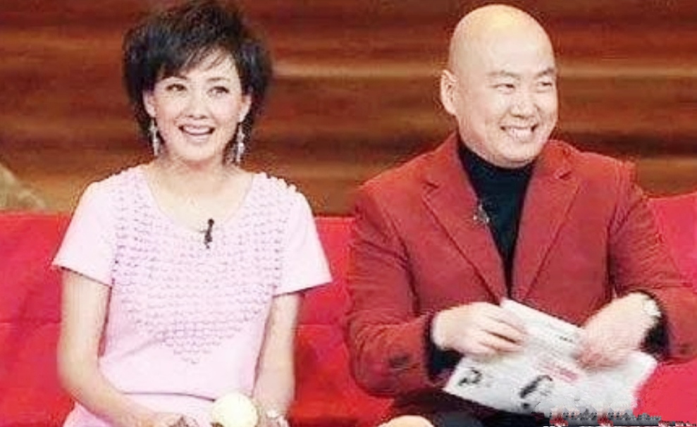 春晚|上春晚18次,只因错说一句话被喊索赔1亿,现53岁沦落街头商演