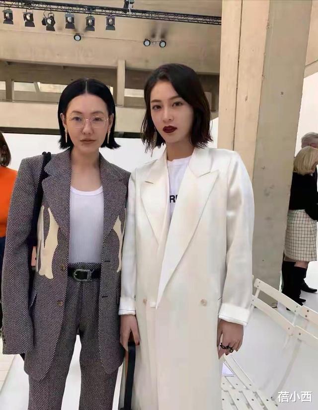 短裤：小S厉害！美到街上去，穿运动外套配短裤跳舞，波波头短发像巨星