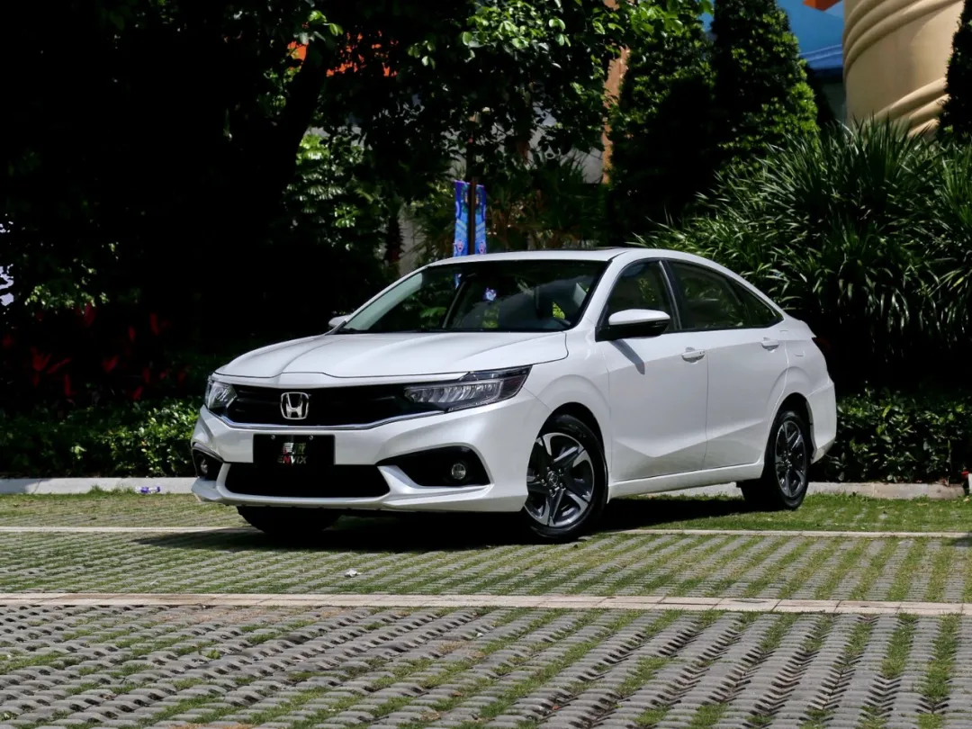 比亚迪汉|15万元左右空间大还超省油，这些SUV和轿车都很值得推荐