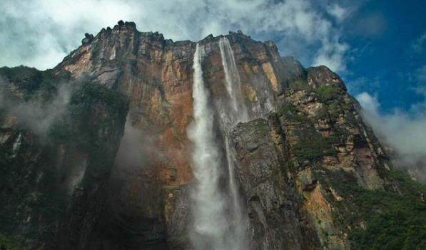 「」地球上最神秘的桌面山，竟隐藏着一个遗失的世界，让人啧啧称奇