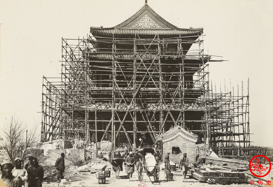 晚清|晚清老照片：“丐帮”帮主全身挂满垃圾，知州大人派头十足