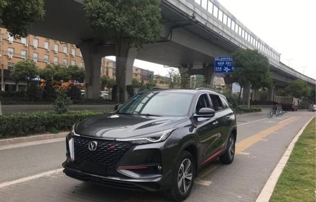 长安CS75|12万多媳妇想买长安CS75Plus，我却偷偷买了它，老司机：你很懂车