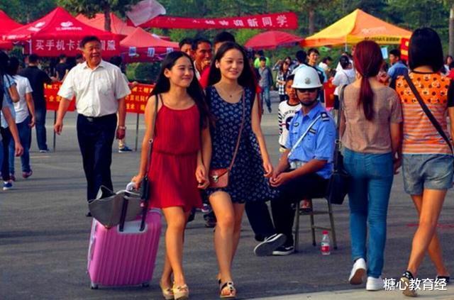 大学|大学里的4大“黑暗交易”,第二个毁了很多人,大一新生要提防