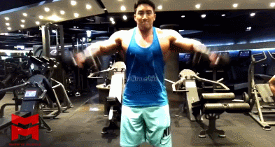 『哑铃』一张图告诉你，黄哲勋在现实中到底有多巨大！