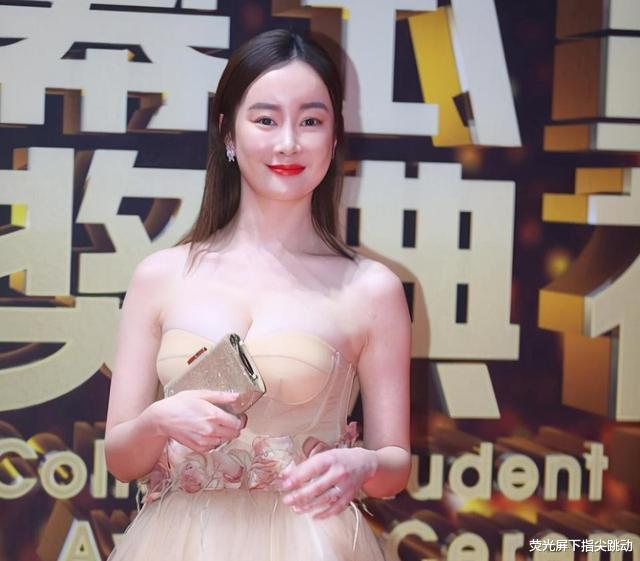 张檬|“柠檬女孩”张檬自毁手册：沉迷整容面目全非，小三之争身败名裂