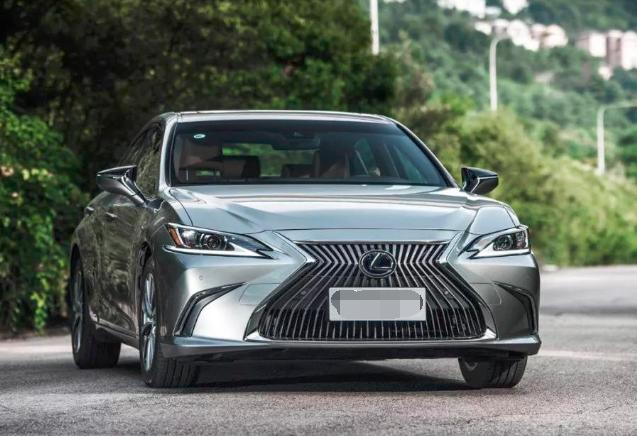 本田飞度：信我别买，雷克萨斯ES200真不值得买