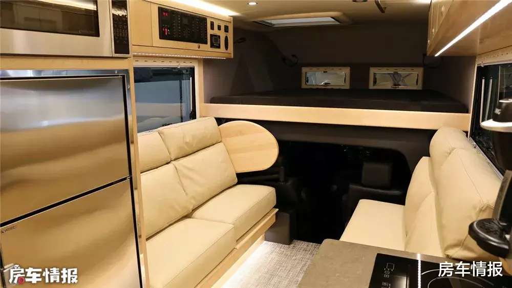 碳纤维|新款福特房车碳纤维厢体，6.7L发动机，出厂自带11度电和330L油箱