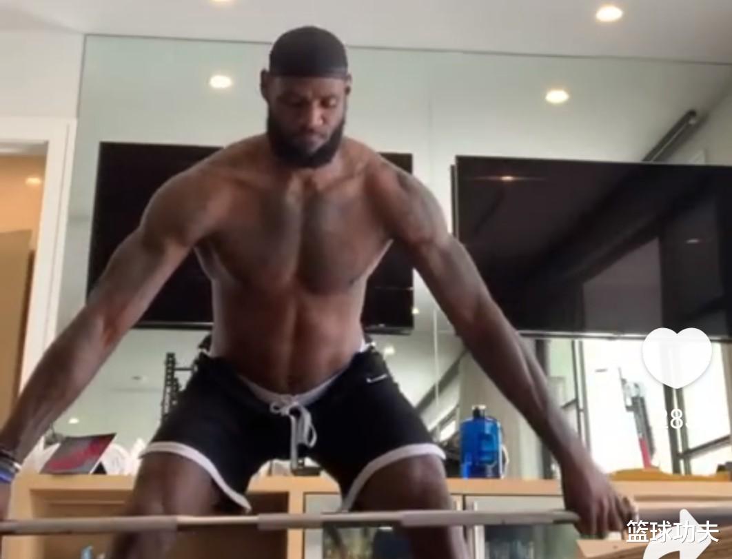 [勒布朗·詹姆斯]仅50天 哈登 詹姆斯变化太大 网友：一个像流浪汉 一个大醒悟！