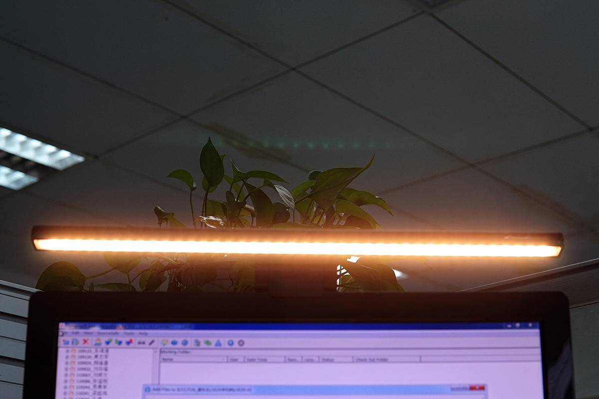 显示器|熬夜加班让眼睛少受累,桌面护眼好物推荐