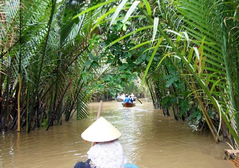 ：湄公河罗氏虾泛滥，个大又肥美，中国吃货反而认怂：真不敢吃了！