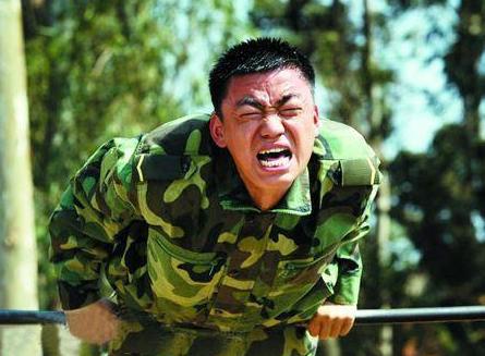 士兵突击|《士兵突击》播出14年,八个主演七个成大咖,只剩一人默默无闻