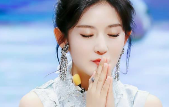 谢娜|谢娜说名字带“娜”的都是美女，沈腾随口说出3个名字，全场笑喷了