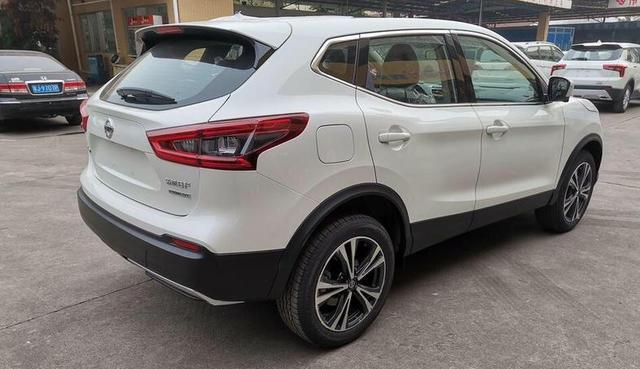 宝马330i：开完本田X-RV，再换到日产逍客上，车主：对比后差距一目了然！