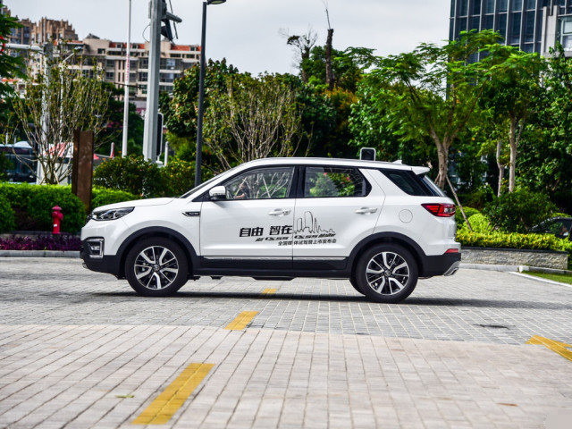 本田皓影|长安CS55降到6.5万，1.5T+6AT，轴距2.65M，还要啥H6？