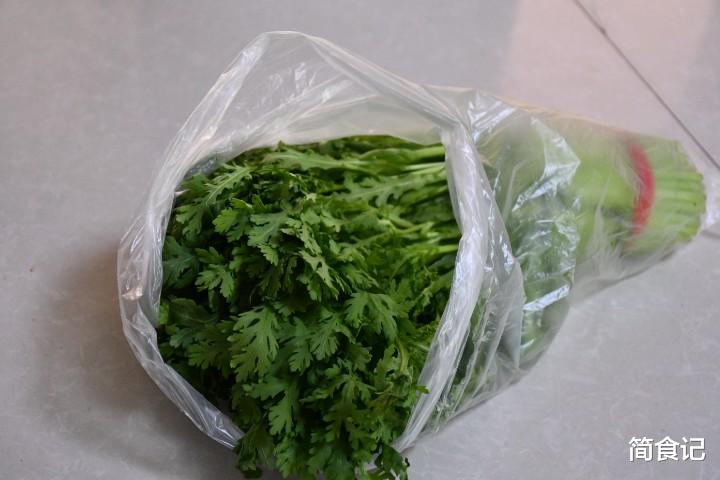 苹果■母亲节，给老公500块钱去买菜，花了380元就买这些，你说该不该骂