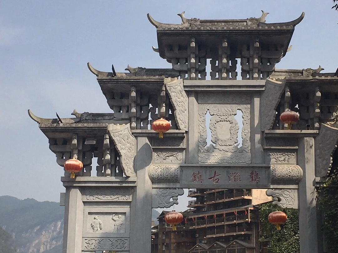 古镇▲重庆一个“画里古镇”，景色媲美凤凰古城，门票16元游客不多