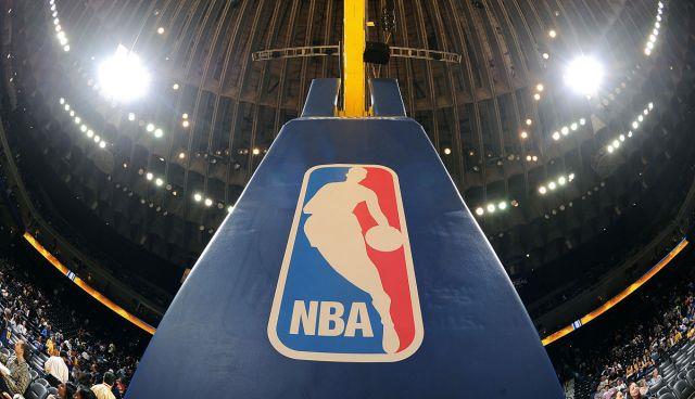 「卡佩拉」火箭旧将卡佩拉真的惨，不仅没比赛打，NBA官宣后薪资还少一半？