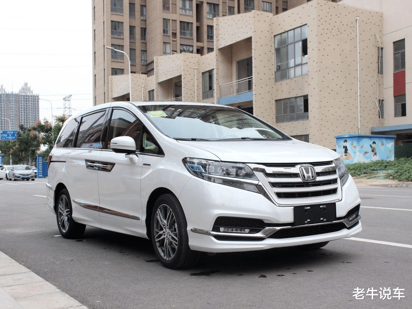 『本田艾力绅』本田旗下精致舒适的保姆车，比奥德赛便宜5万！