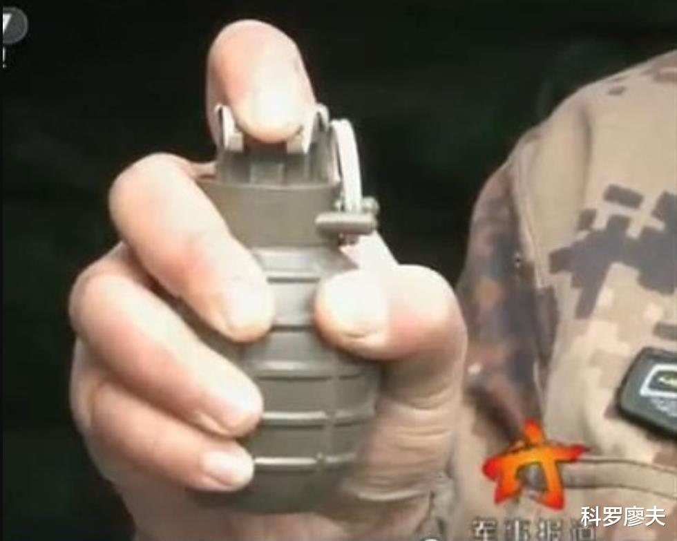 #手榴弹#早在36年前，我国就研制出先进的碰炸手榴弹，为什么一直不装备？