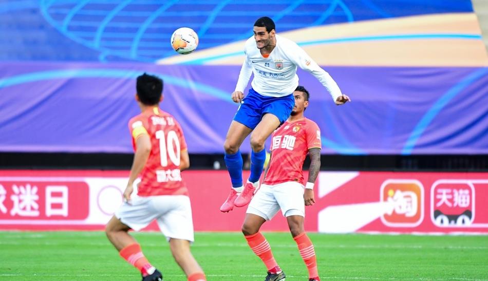 山东鲁能|硬！鲁能后场三叉戟来袭，高空地面球滴水不漏！