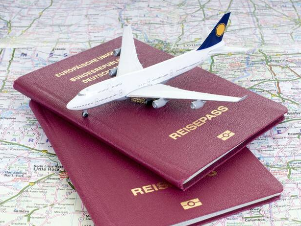 圣马力诺|世界上最袖珍的国家，面积仅61平方公里，站在山顶能俯瞰全国