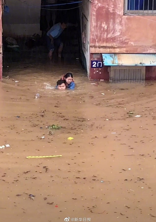 每天阅读|公交司机蓄意报复、痛失9000万男子大哭：2020，下半年依然很难