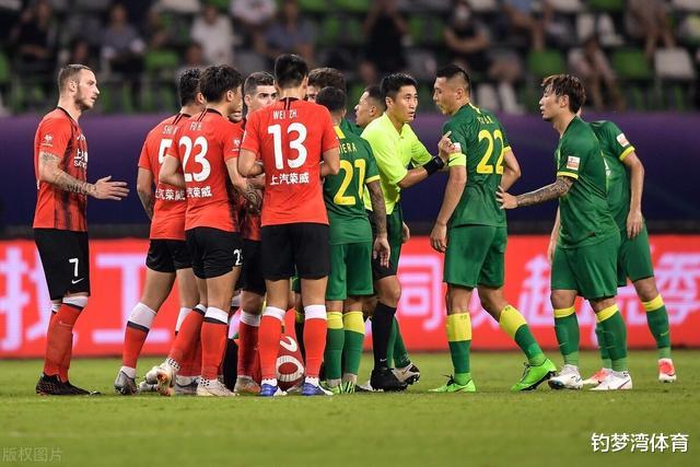 上海上港|比赛当天遭拘留，虽被中超上港踢出一线队却从未被放弃，现去中甲