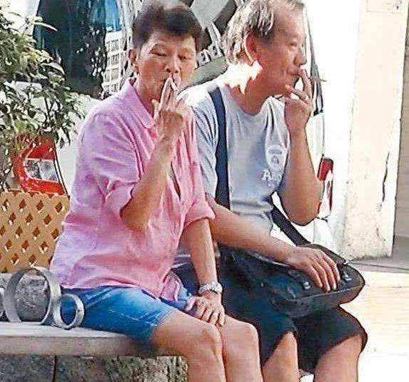 周星驰|周星驰7年替他赚3个亿,他却骂周星驰像条狗,晚年落魄至此?
