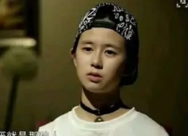 变形计@变形计：别人参加都是受苦，而她却谈起恋爱，节目后带走保镖当男友