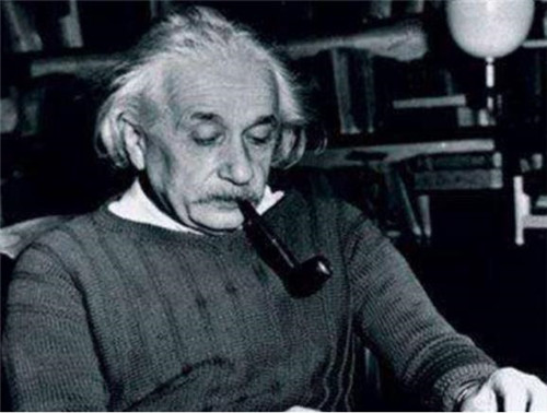 爱因斯坦|爱因斯坦临终前为何说：一切都是安排好的？他究竟发现了什么