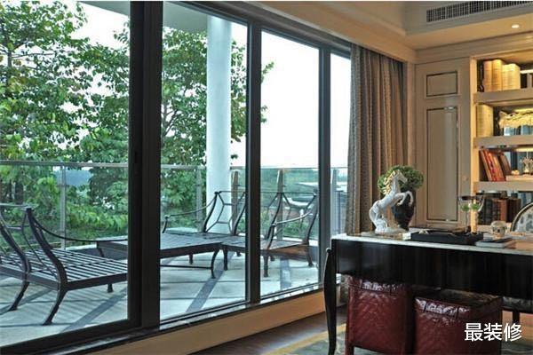 ：阳台与客厅之间要安装推拉门吗？装修时不听劝，入住后后悔了！