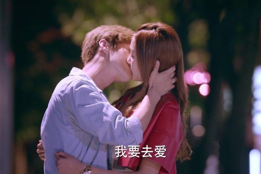 鹿晗|鹿晗被问什么时候和关晓彤结婚？他脱口而出一句话，粉丝都炸锅了