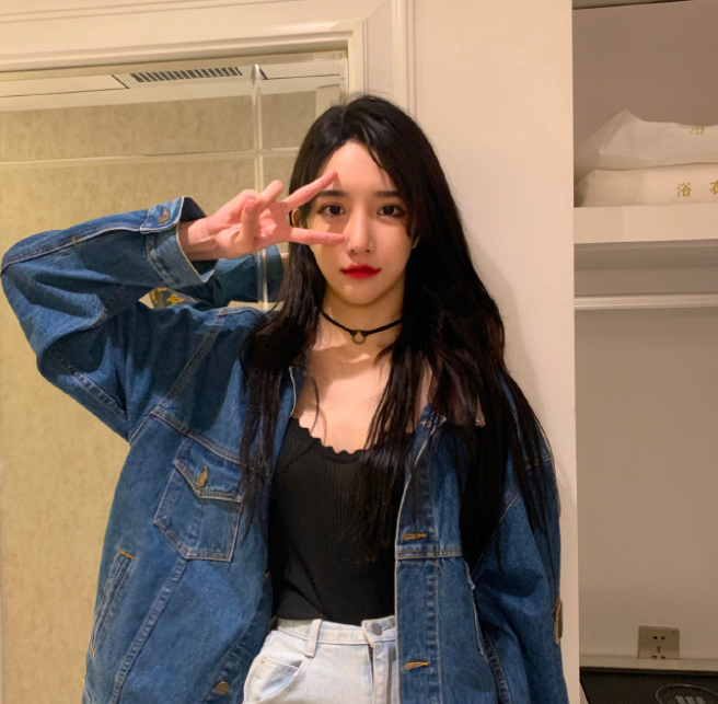 整容▲艾比整容失败！鼻子太吓人了，网友：一手好牌打的稀烂！