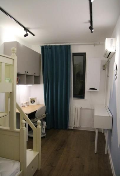 |晒晒70㎡二居室，客厅砌上半堵墙，硬生生改成三居室，太大胆了