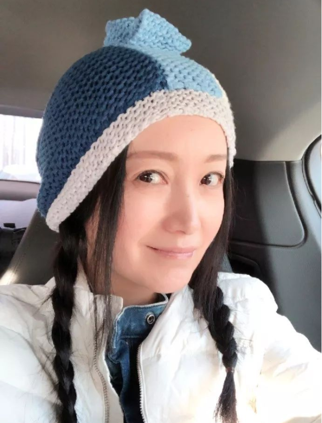 那英■50岁也没人敢娶，曾比那英王菲还红，后被恩师独宠3年，如今成这样