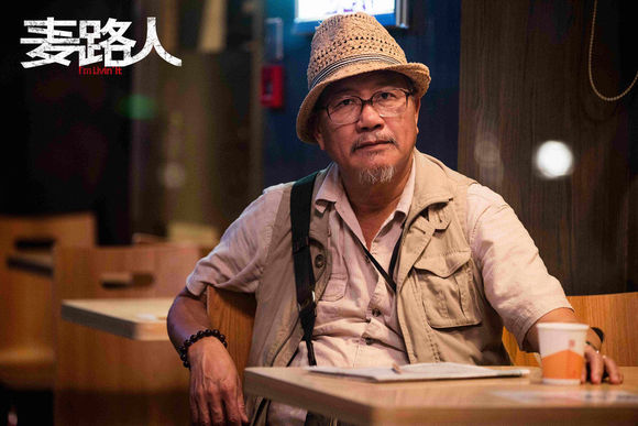 『周润发』他曾和周润发平起平坐，80年代就开上了豪车，如今63岁成这样！