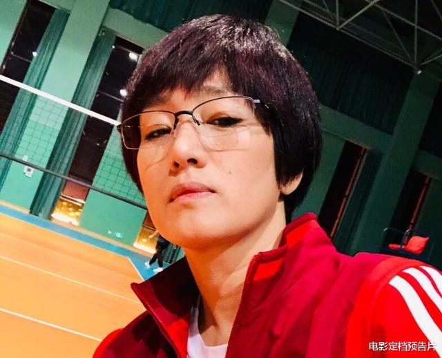 巩俐|首日票房仅5613万，巩俐新片让人失望至极，三颗星全给体育人