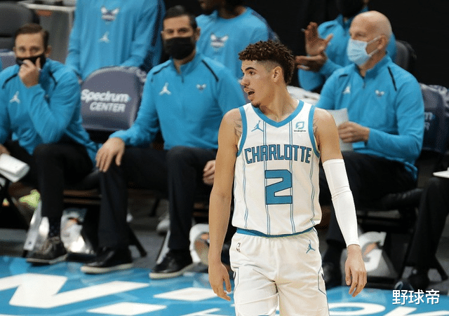 三双|三球炸了！史上最年轻的三双先生！这还打不了首发？乔丹，管管吧