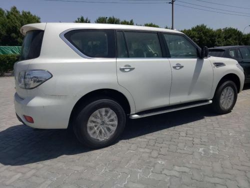 轿车|本人33岁，打算买个3.5普拉多和4.0日产途乐。高人指点选哪个更好？