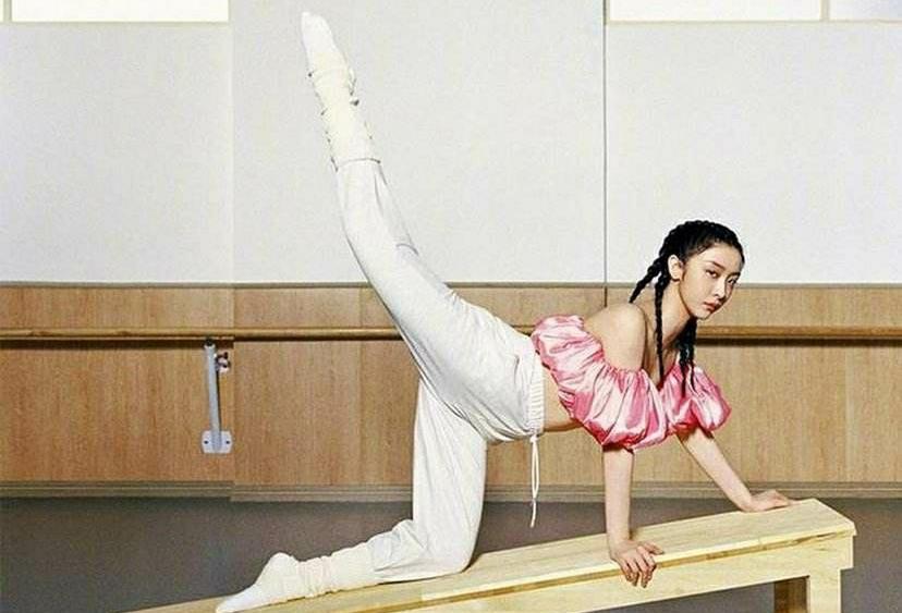 薇娅▲网曝“G-nineX”为《青春有你2》团名，想到谐音：第八名太尴尬