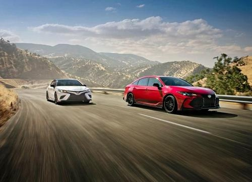 #日系车#迈腾1550kg，凯美瑞1585kg，为啥说凯美瑞“皮薄馅大”？