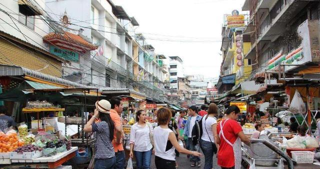 泰国旅游|在泰国旅游,为何不能接美女递的“白色手套”,网友:接了就后悔