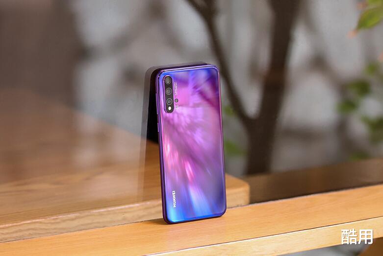 『华为手机』华为4G手机过时了？这四款千元机“配置太低”，拒绝入坑