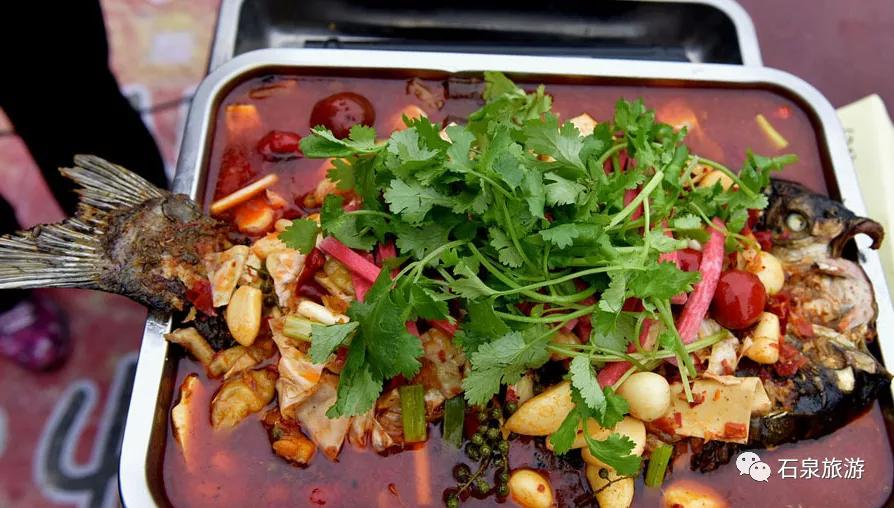 []石泉，一个让你扶墙来、扶墙走的陕南美食圣地！