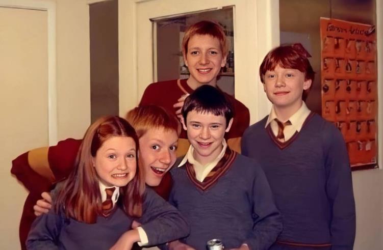 哈利·波特|他是《哈利波特》中的罗恩，19年过去了，却活成男人梦想中的样子