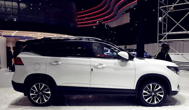 风行t5|这款车终于成功了，高速稳如牛，油耗7L，6.99w起