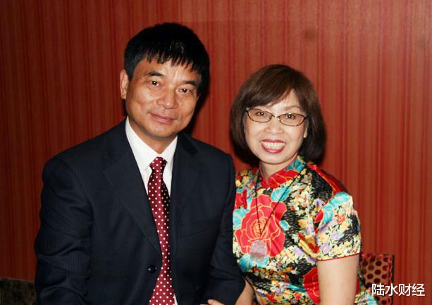 刘永好|丈夫给她2000万零花钱随便花，她转身开了6家公司，赚得百亿身家