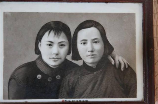 |她是“最美上将夫人”,长征路上草地生孩子,如今104岁依然健在